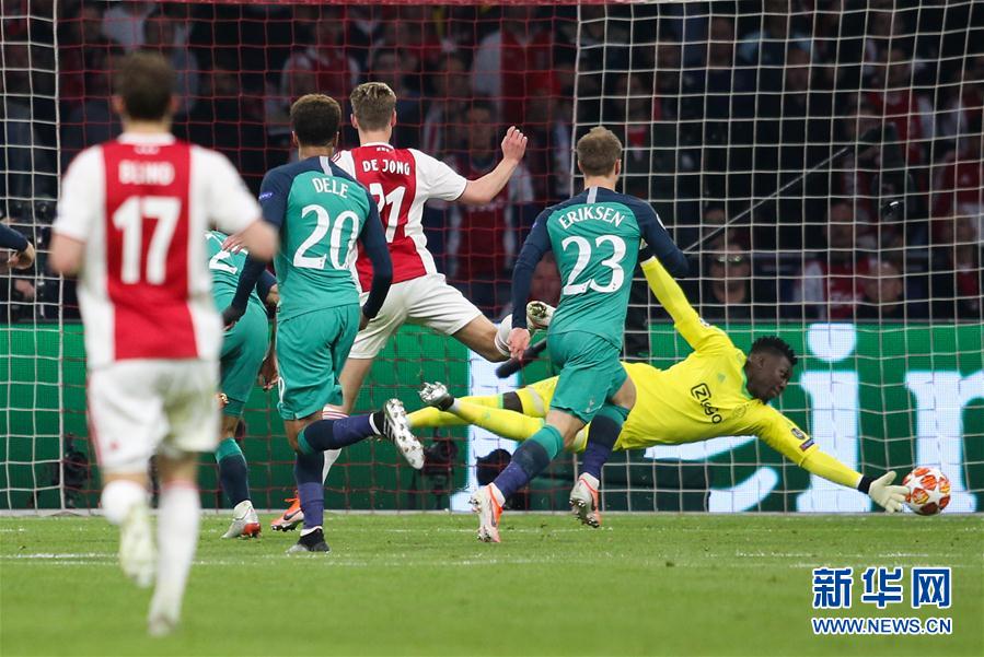 也展示了他 也展示了他