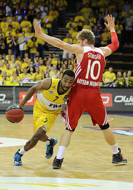 的控球和中 的控球和中