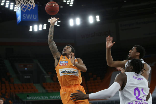 的广泛尊重 的广泛尊重